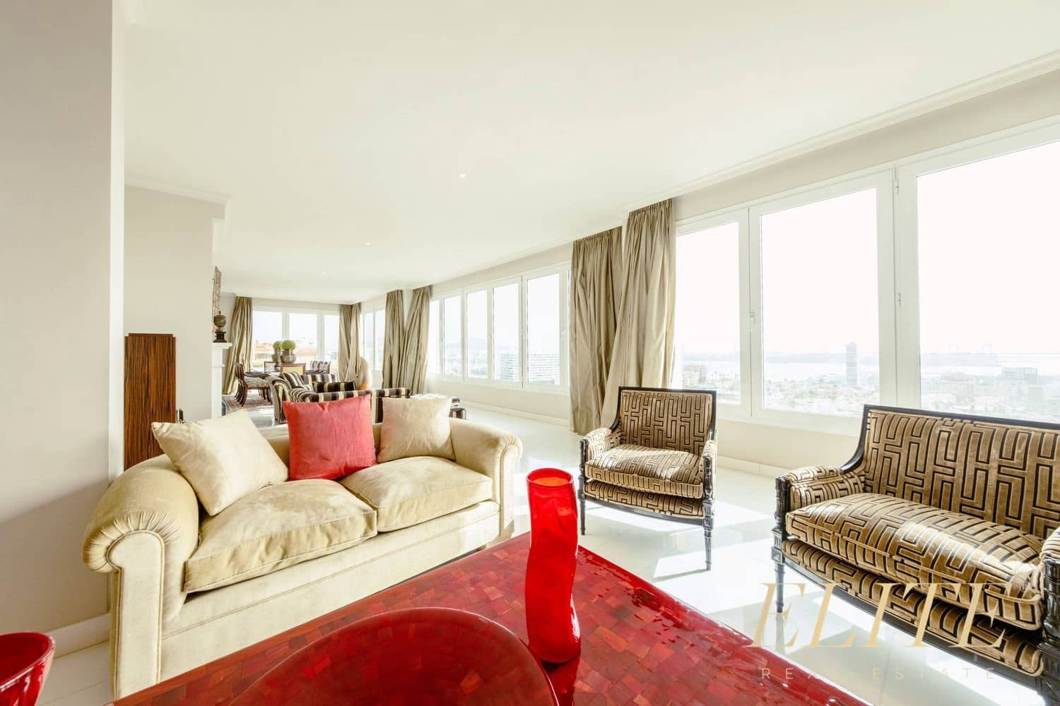 Chalet de 6 habitaciones en Las Palmas de Gran Canaria en venta con garaje - 2.400.000 € (Ref: 9586877)