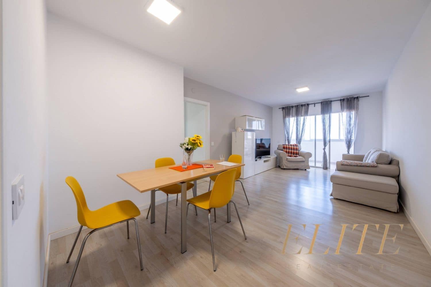 4 bedroom Apartment for sale in Las Palmas de Gran Canaria with garage - € 395,000 (Ref: 9586878)