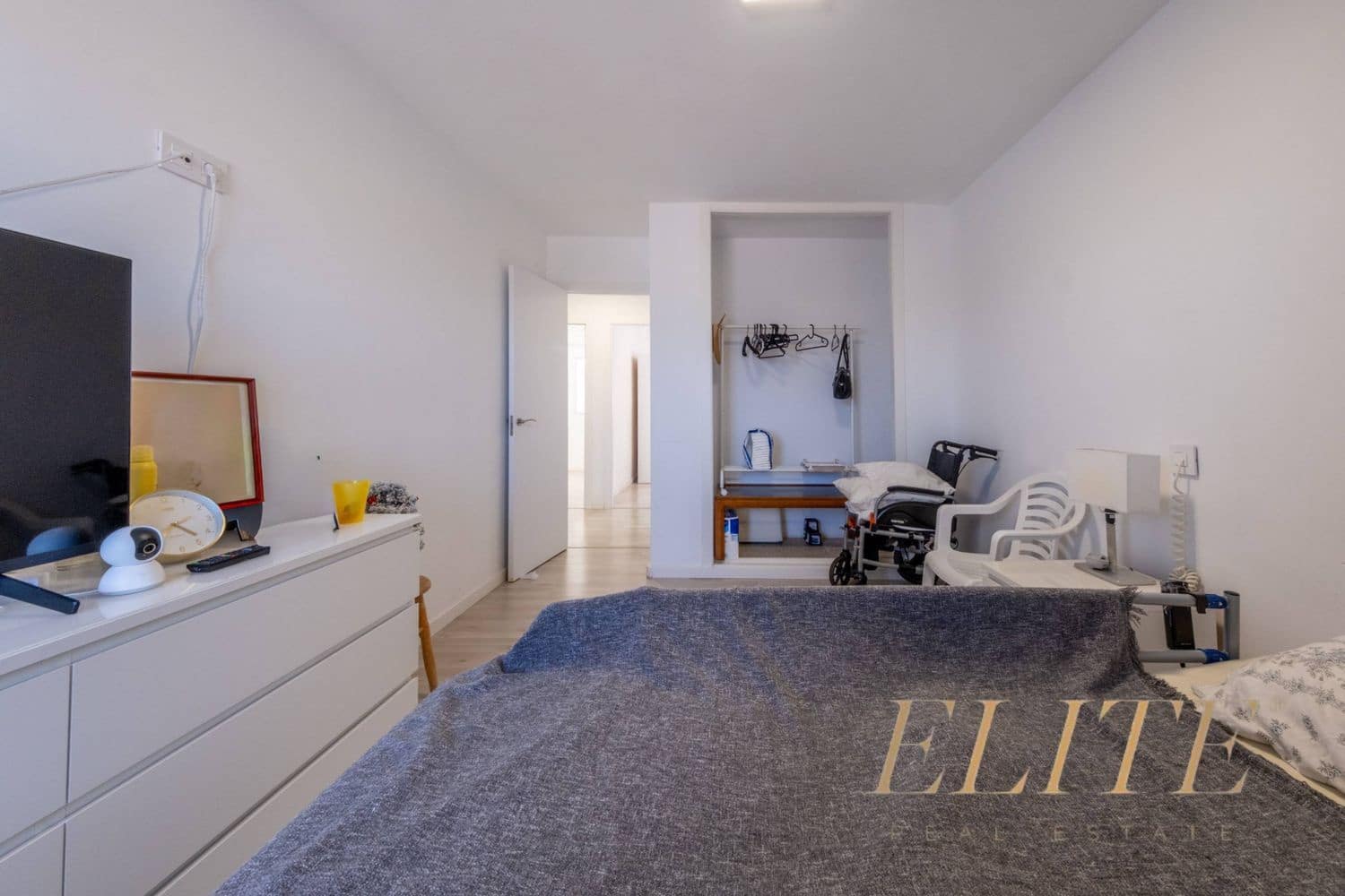 4 bedroom Apartment for sale in Las Palmas de Gran Canaria with garage - € 395,000 (Ref: 9586878)