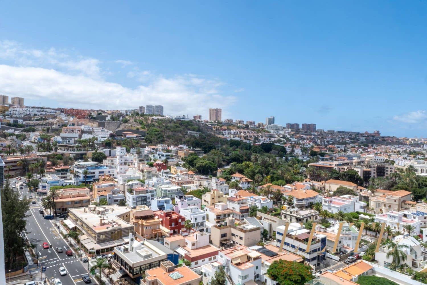 4 bedroom Apartment for sale in Las Palmas de Gran Canaria with garage - € 395,000 (Ref: 9586878)