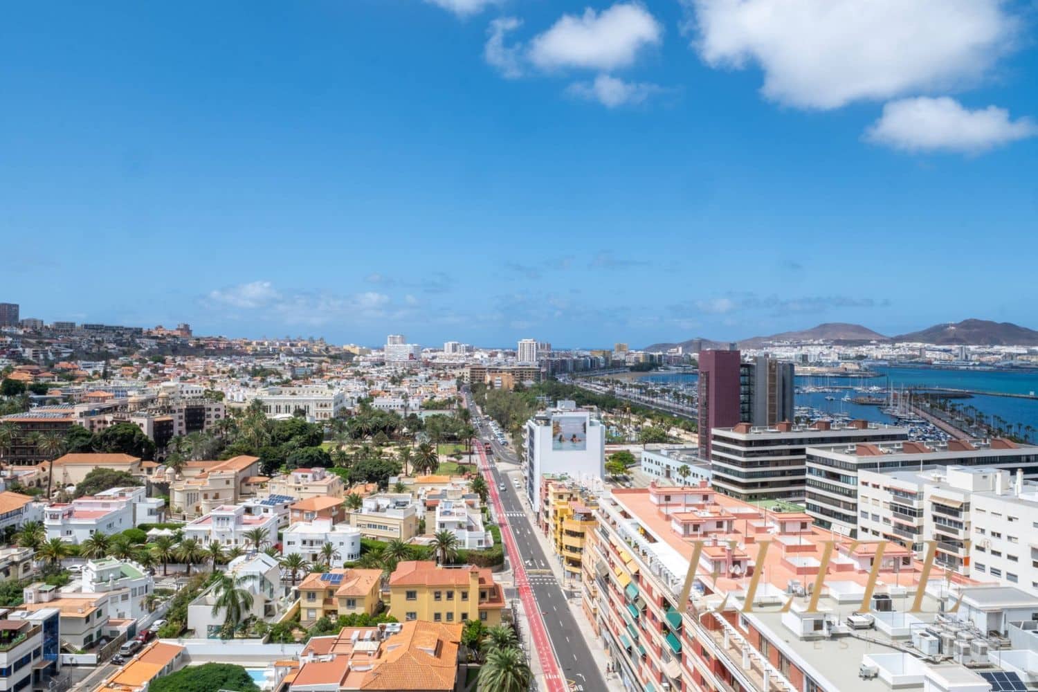 4 bedroom Apartment for sale in Las Palmas de Gran Canaria with garage - € 395,000 (Ref: 9586878)