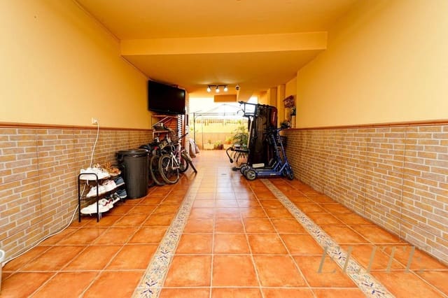 3 bedroom Townhouse for sale in El Tablero, San Bartolomé de Tirajana with garage - € 385,000 (Ref: 9586880)