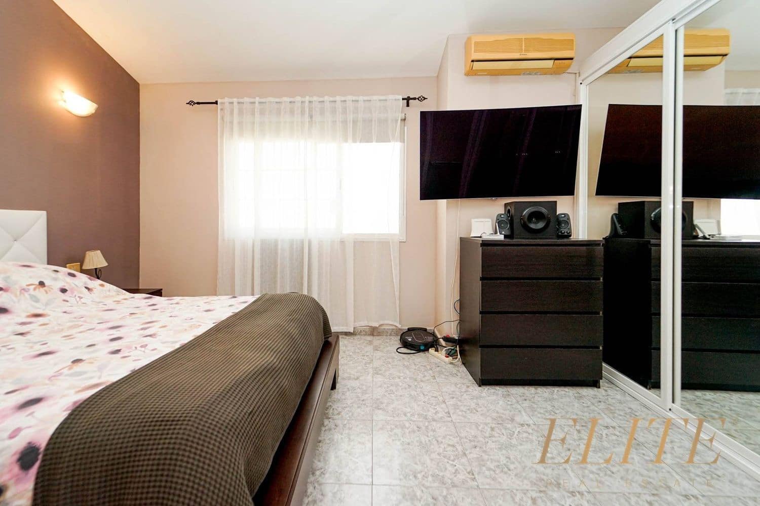 3 bedroom Townhouse for sale in El Tablero with garage - € 385,000 (Ref: 9586880)