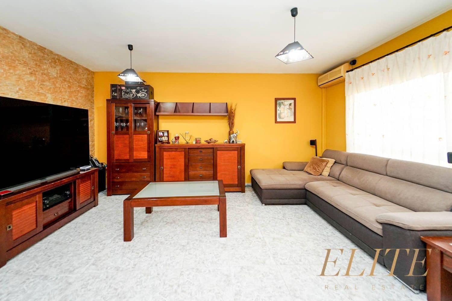 3 bedroom Townhouse for sale in El Tablero with garage - € 385,000 (Ref: 9586880)