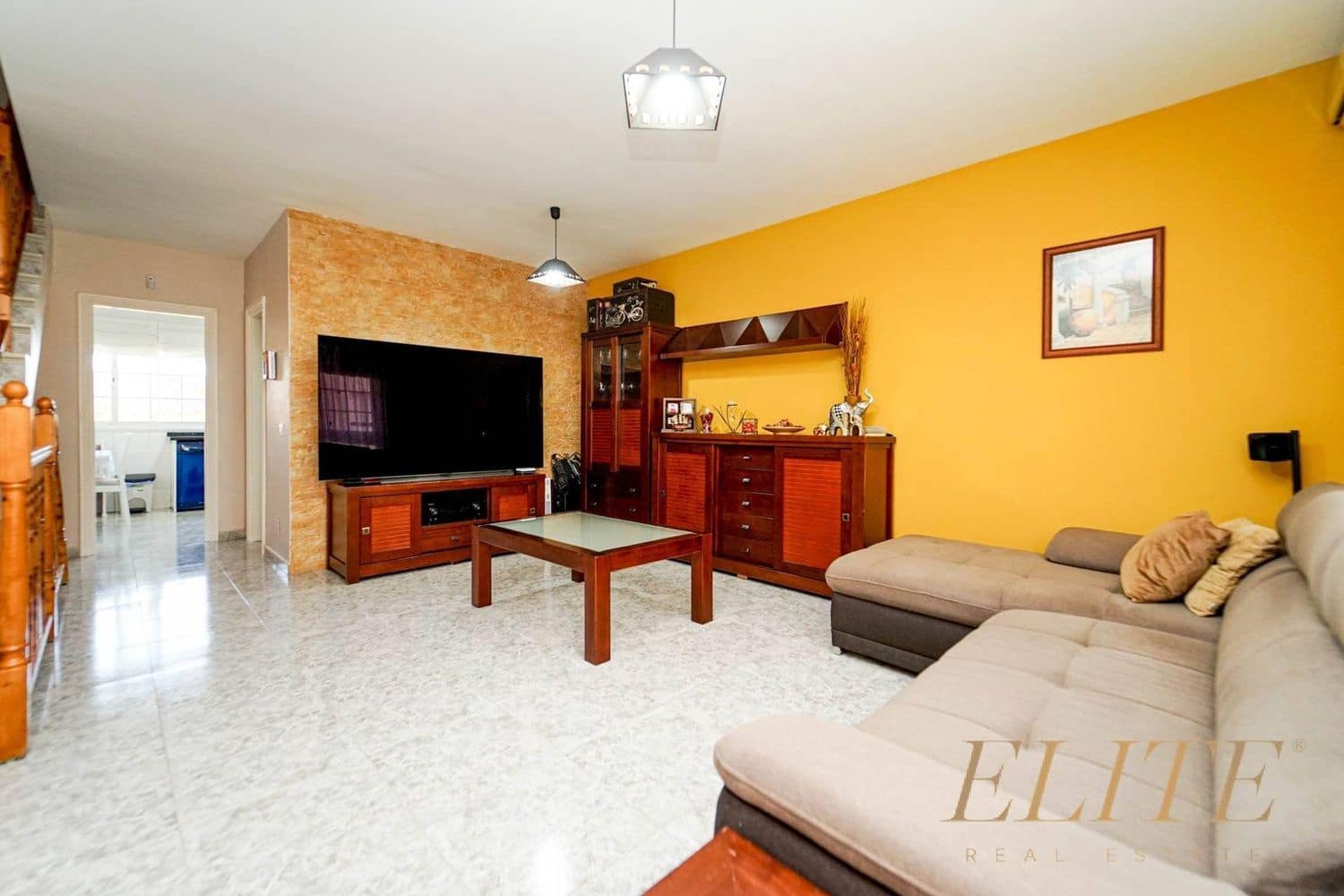 3 bedroom Townhouse for sale in El Tablero with garage - € 385,000 (Ref: 9586880)