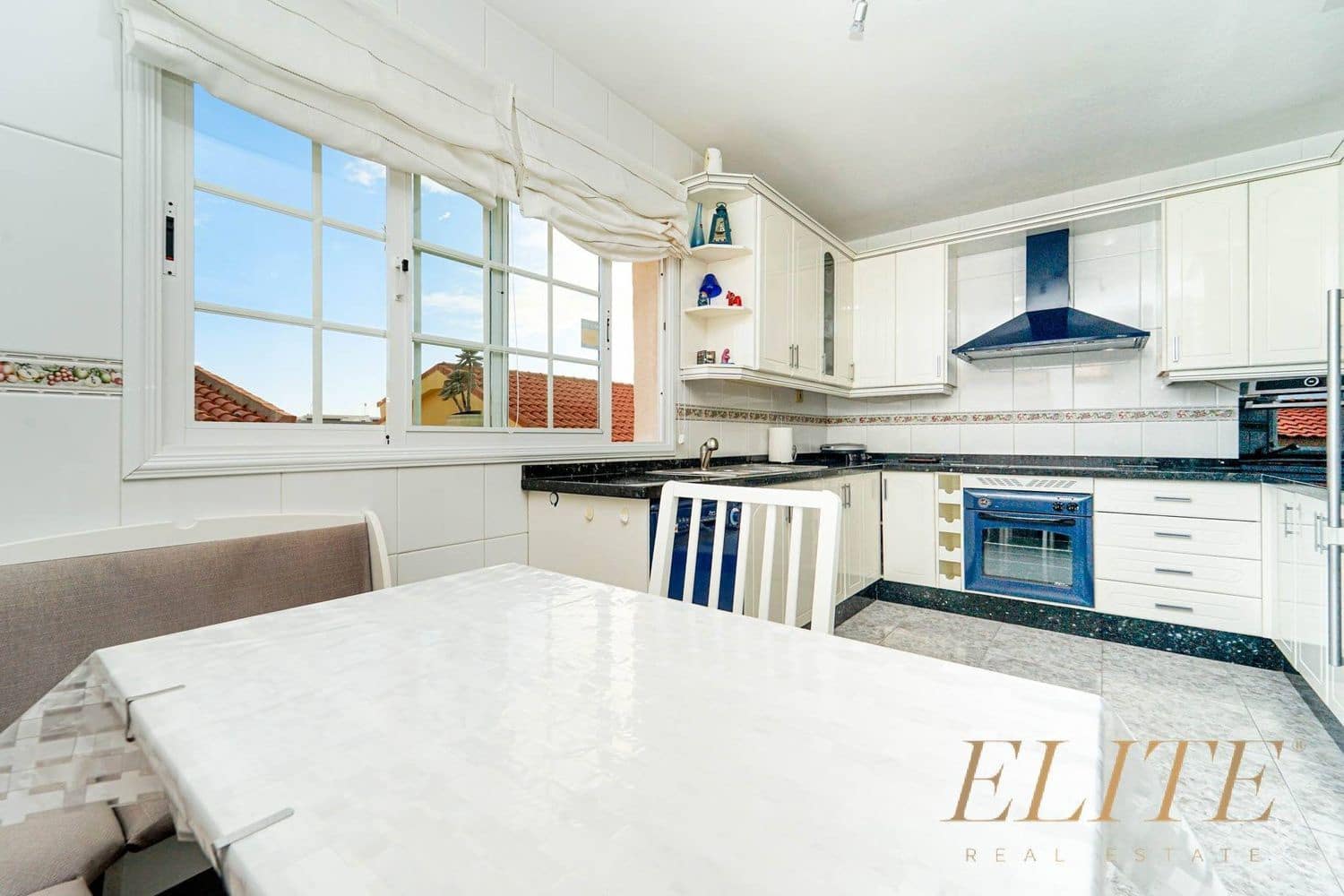 3 bedroom Townhouse for sale in El Tablero with garage - € 385,000 (Ref: 9586880)