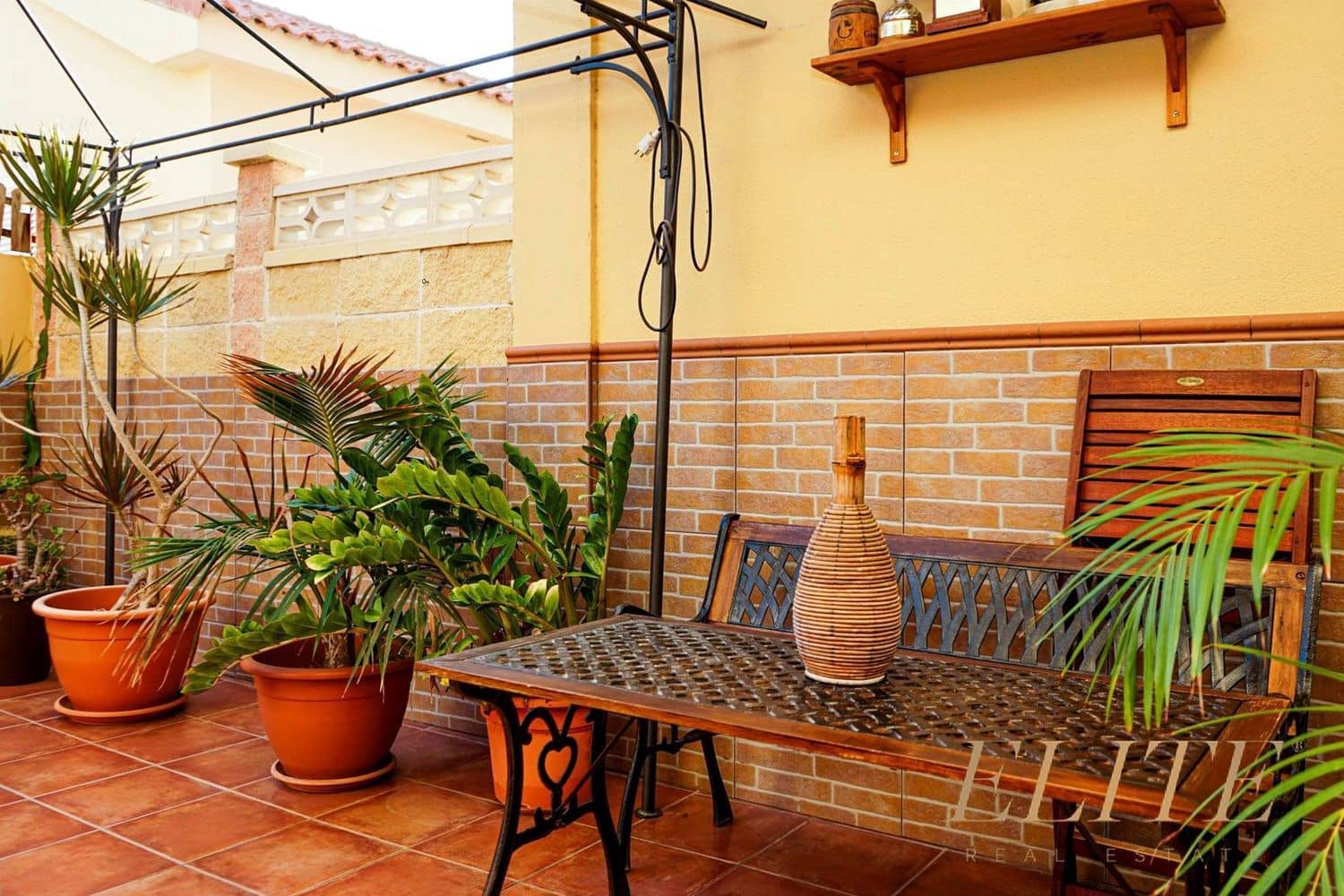 3 bedroom Townhouse for sale in El Tablero with garage - € 385,000 (Ref: 9586880)