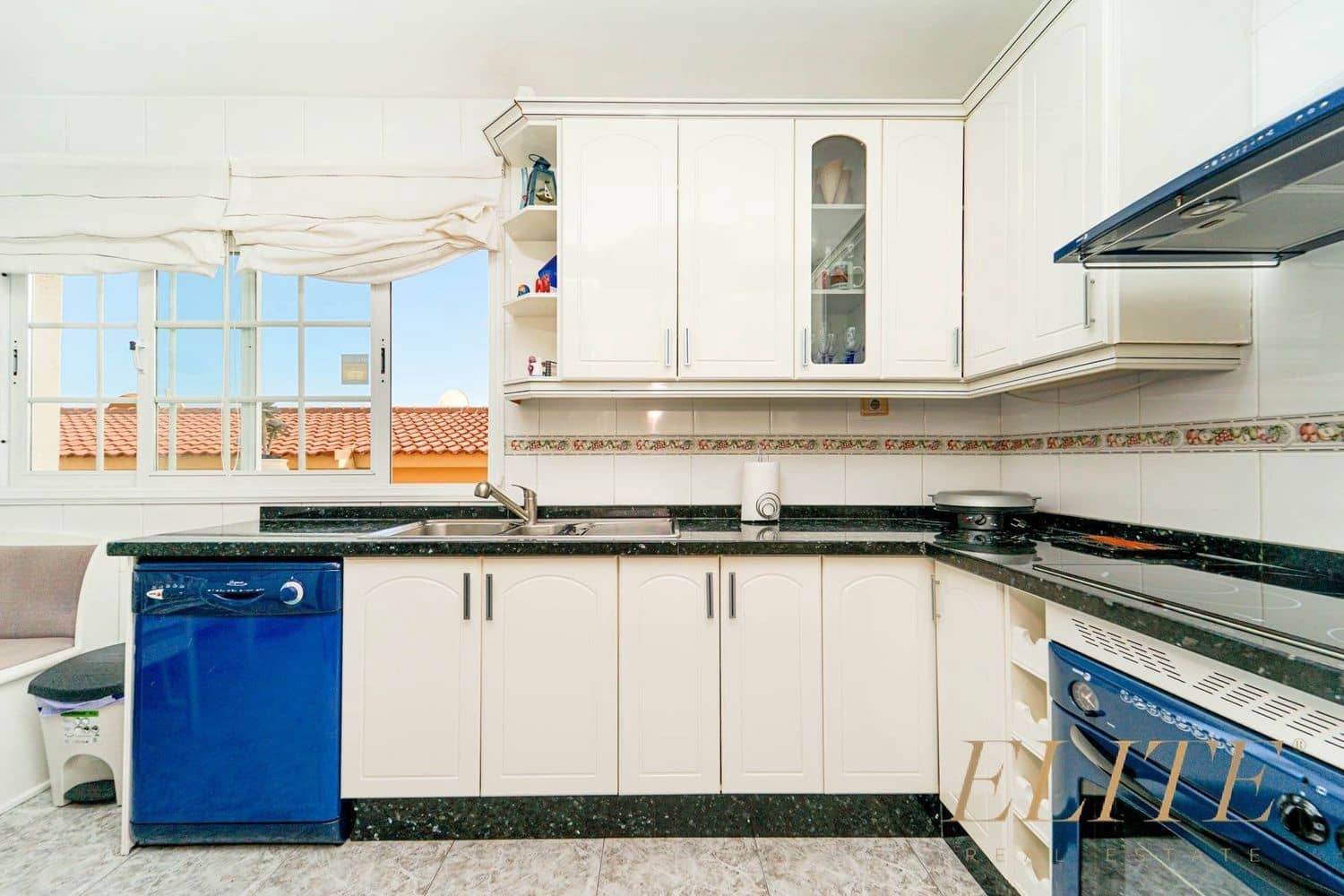 3 bedroom Townhouse for sale in El Tablero with garage - € 385,000 (Ref: 9586880)