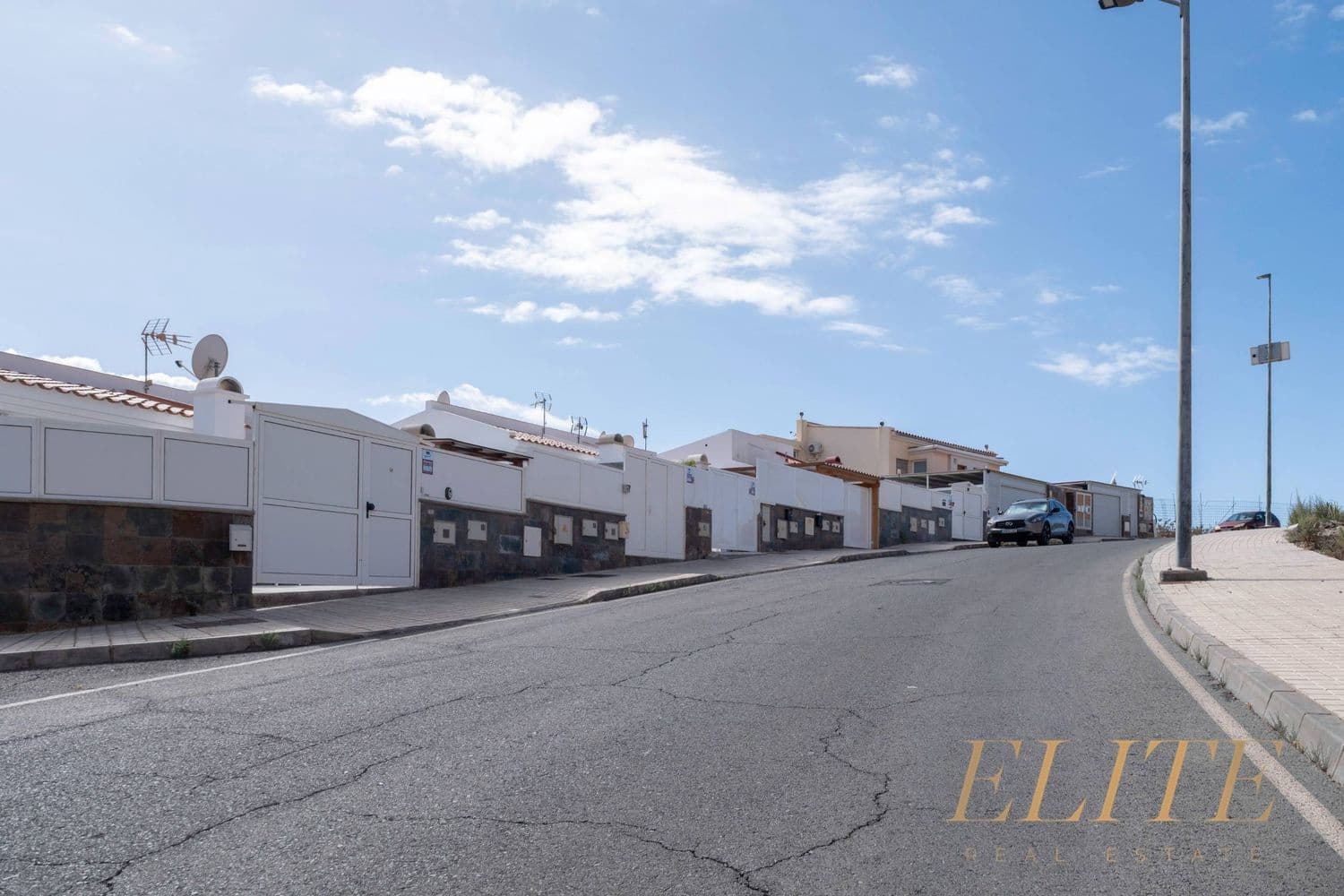 3 bedroom Townhouse for sale in Arguineguin with garage - € 620,000 (Ref: 9586881)