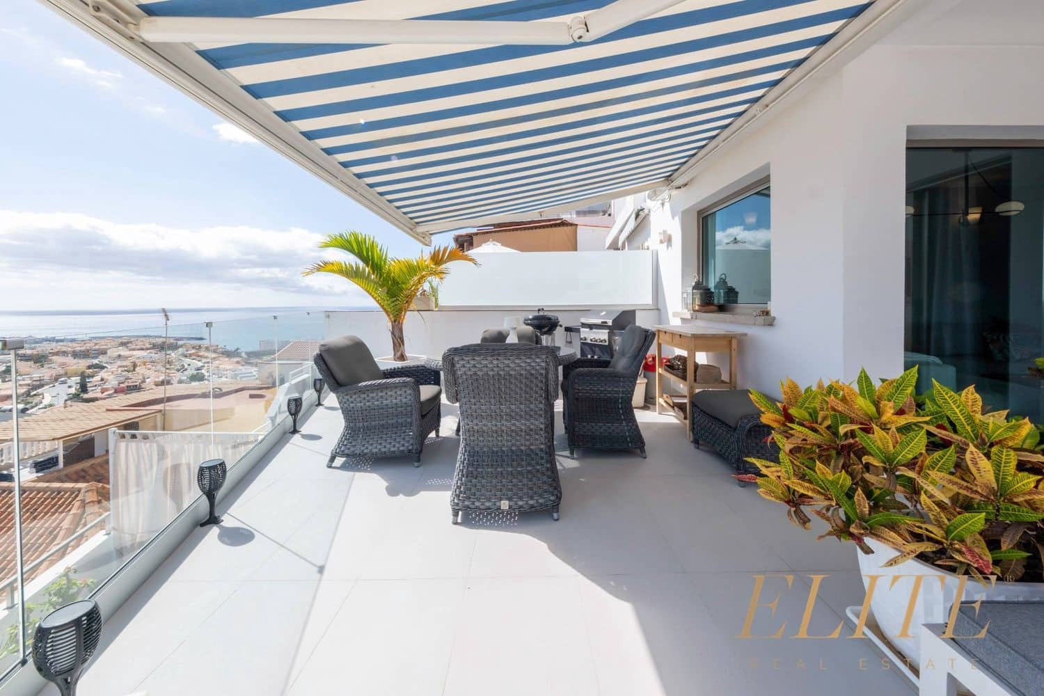 3 bedroom Townhouse for sale in Arguineguin with garage - € 620,000 (Ref: 9586881)