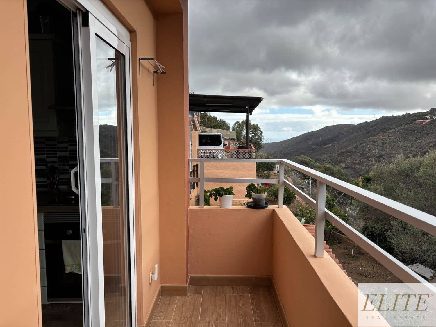 3 bedroom Finca/Country House for sale in Santa Brigida with garage - € 682,500 (Ref: 9586882)