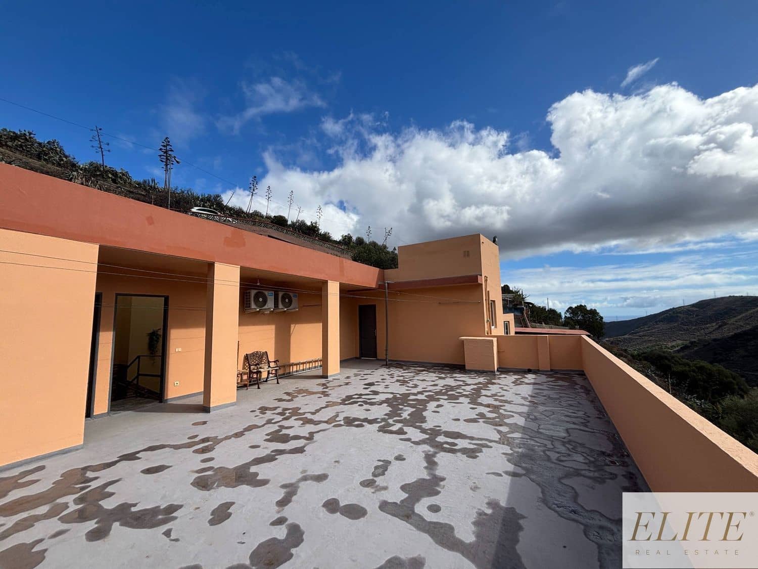 3 bedroom Finca/Country House for sale in Santa Brigida with garage - € 682,500 (Ref: 9586882)