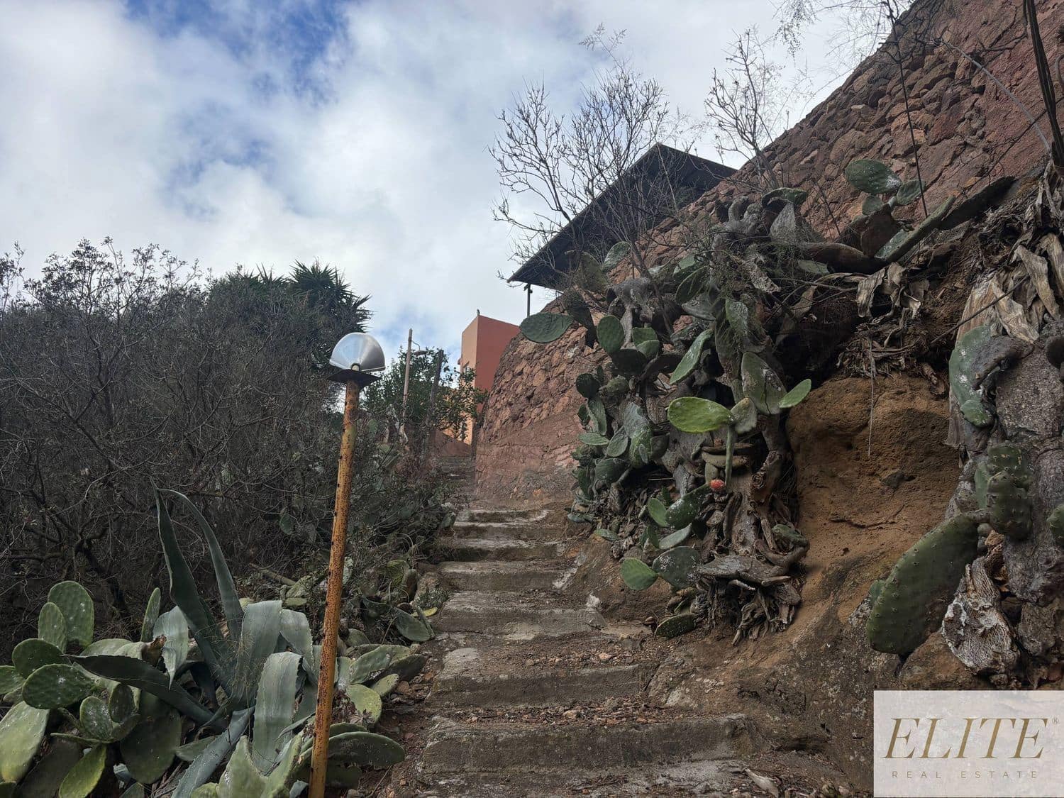 3 bedroom Finca/Country House for sale in Santa Brigida with garage - € 682,500 (Ref: 9586882)