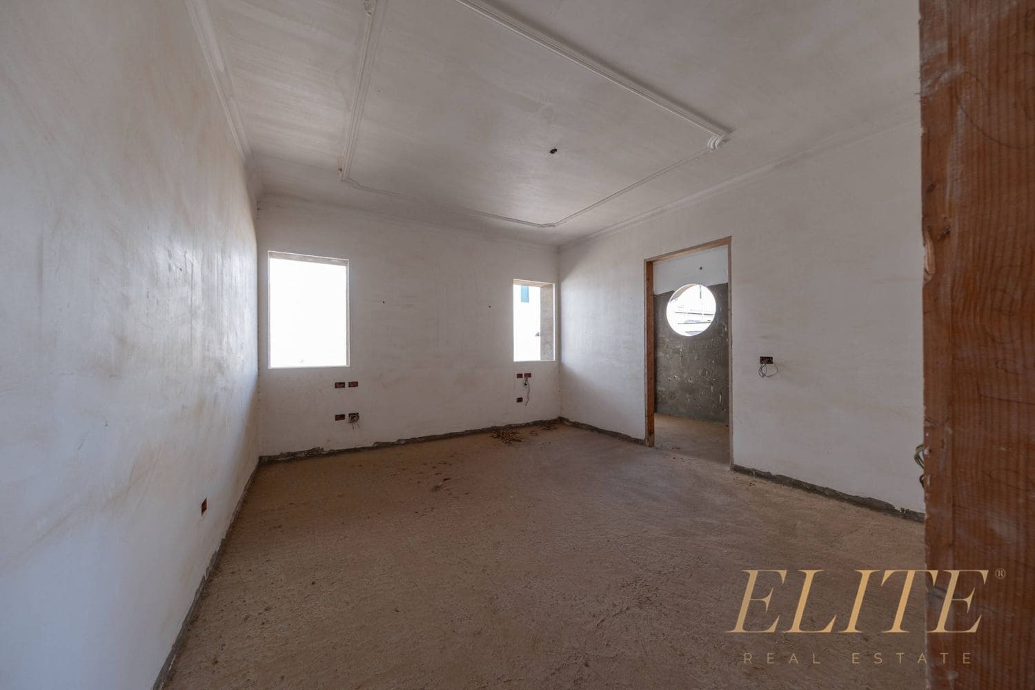 5 soveværelse Semi-Rækkehus til salg i Sonneland med swimmingpool garage - € 1.500.000 (Ref: 9600883)