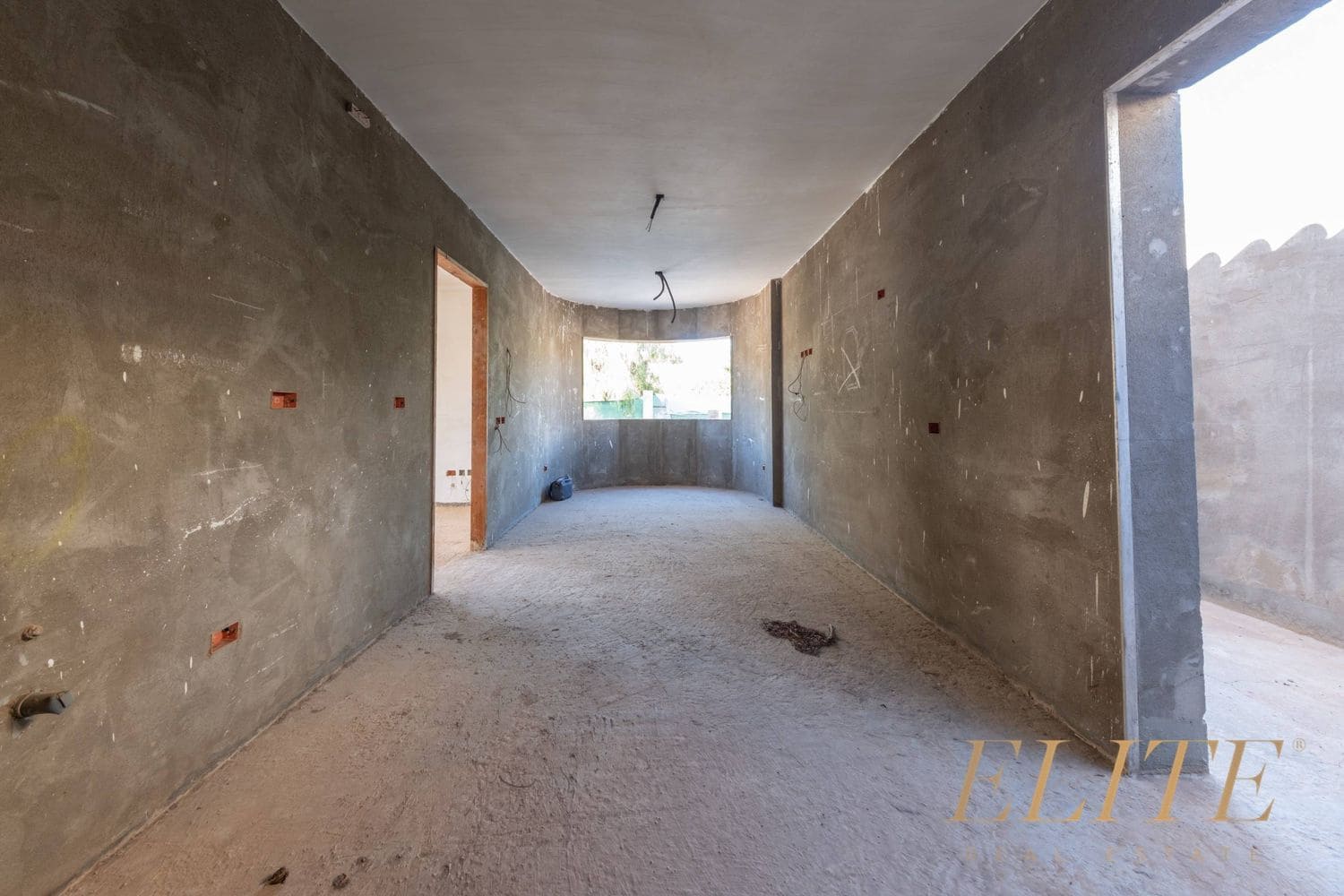 5 soveværelse Semi-Rækkehus til salg i Sonneland med swimmingpool garage - € 1.500.000 (Ref: 9600883)