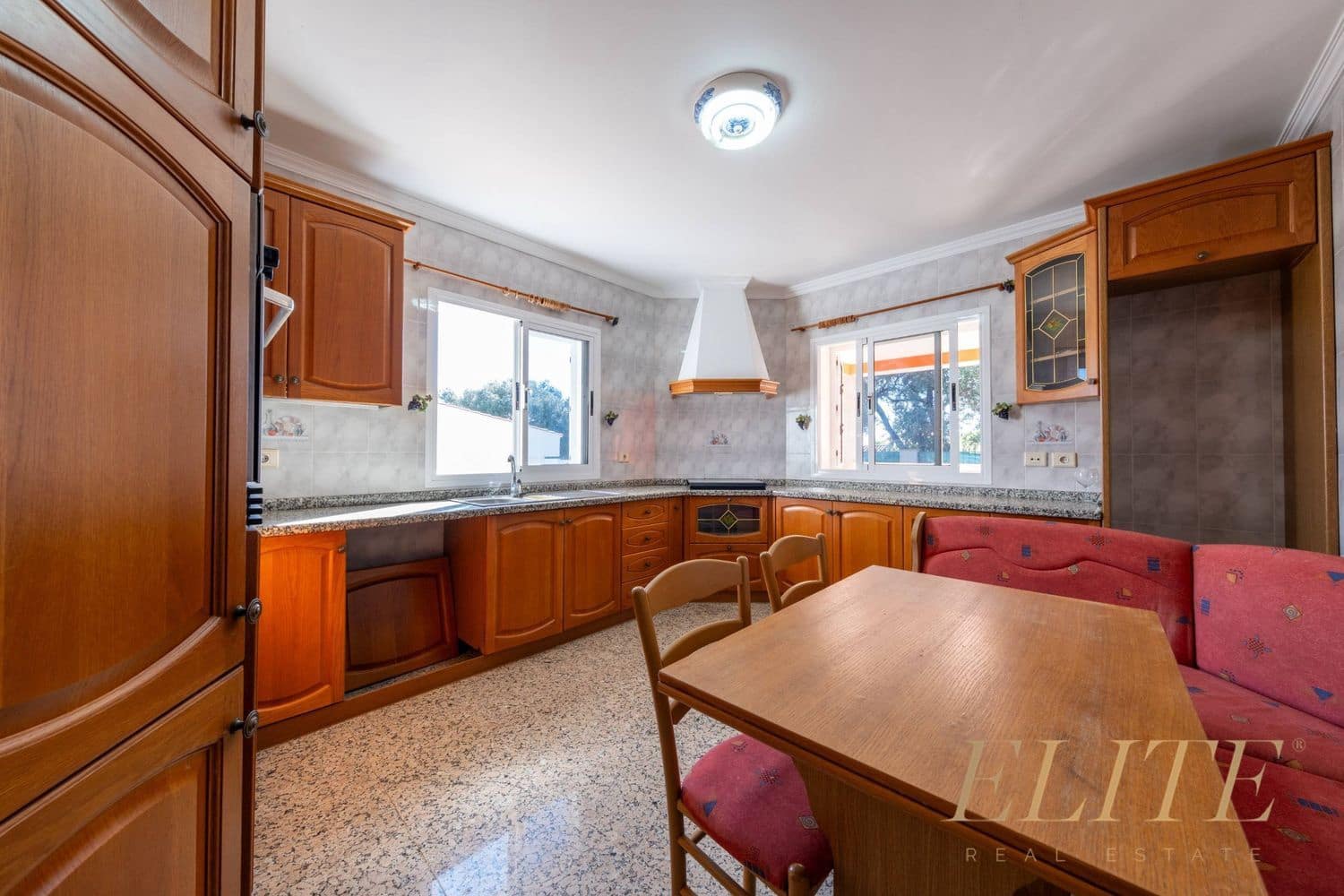 9 bedroom Villa for sale in Valsequillo with garage - € 510,000 (Ref: 9629741)