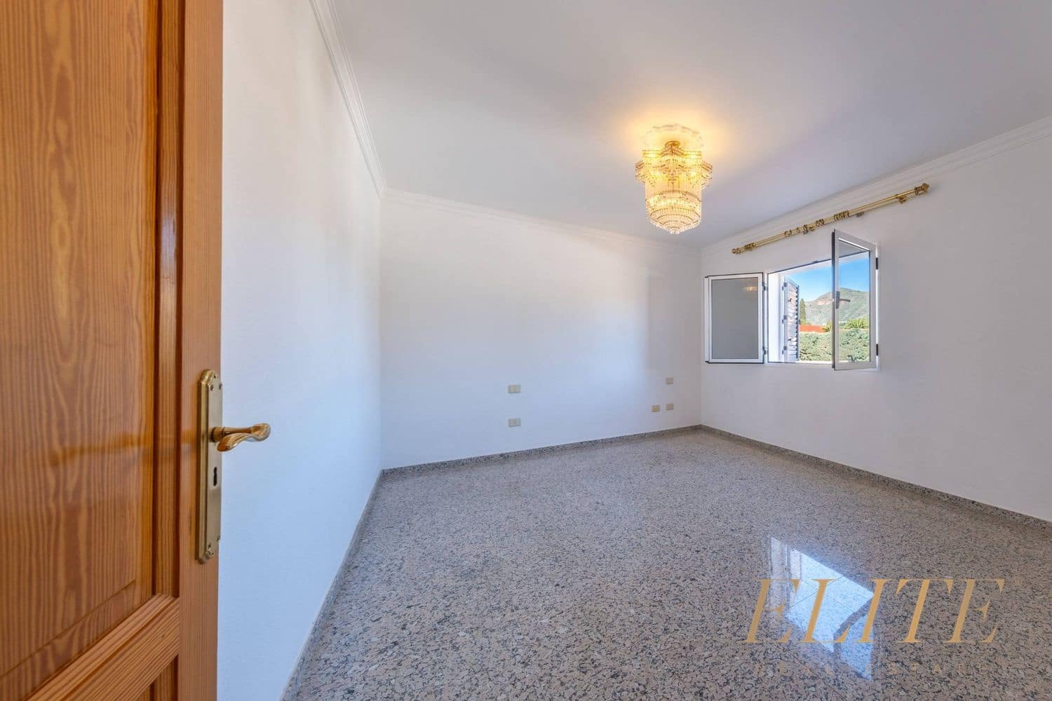 9 bedroom Villa for sale in Valsequillo with garage - € 510,000 (Ref: 9629741)