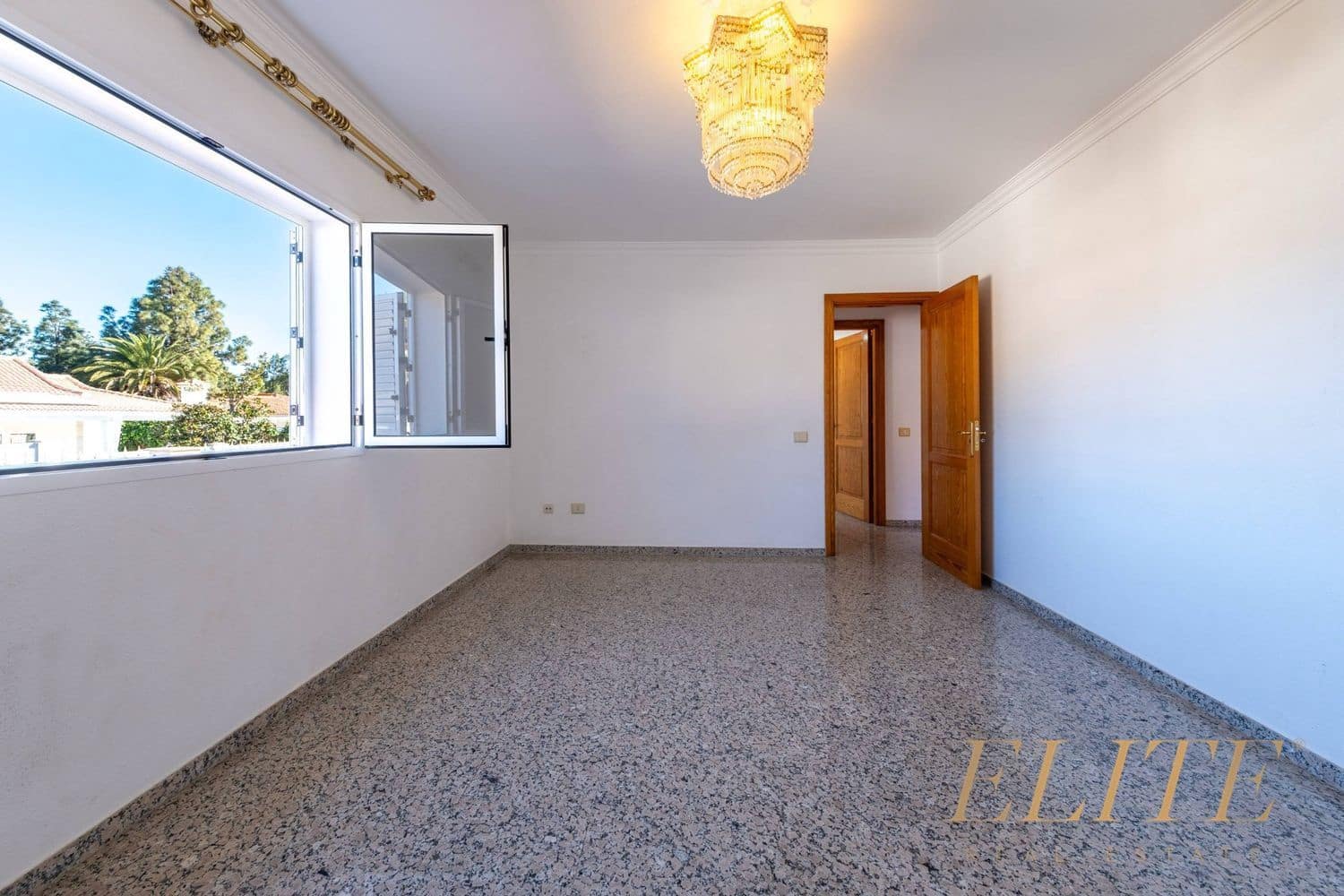 9 bedroom Villa for sale in Valsequillo with garage - € 510,000 (Ref: 9629741)