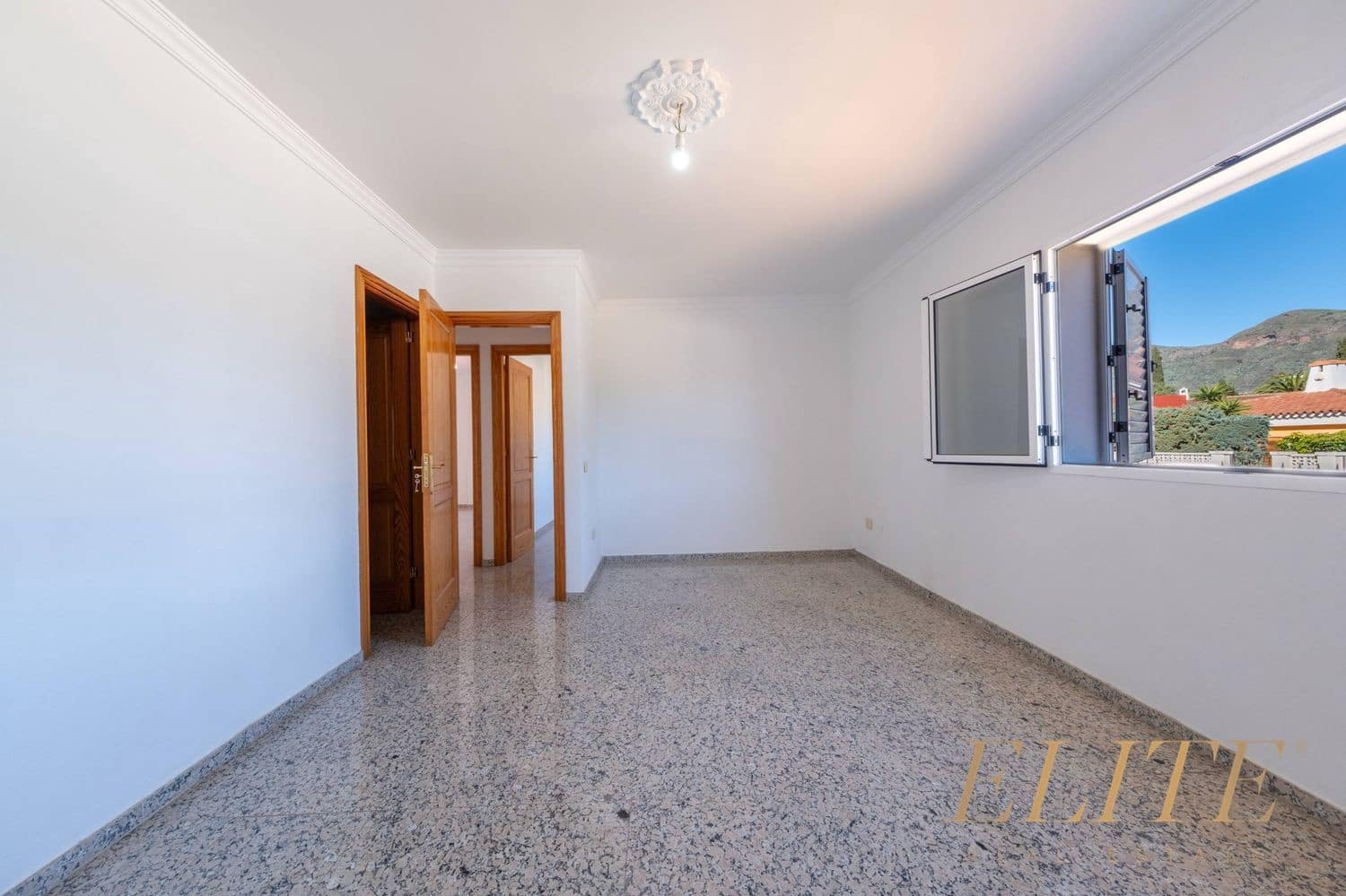 9 bedroom Villa for sale in Valsequillo with garage - € 510,000 (Ref: 9629741)