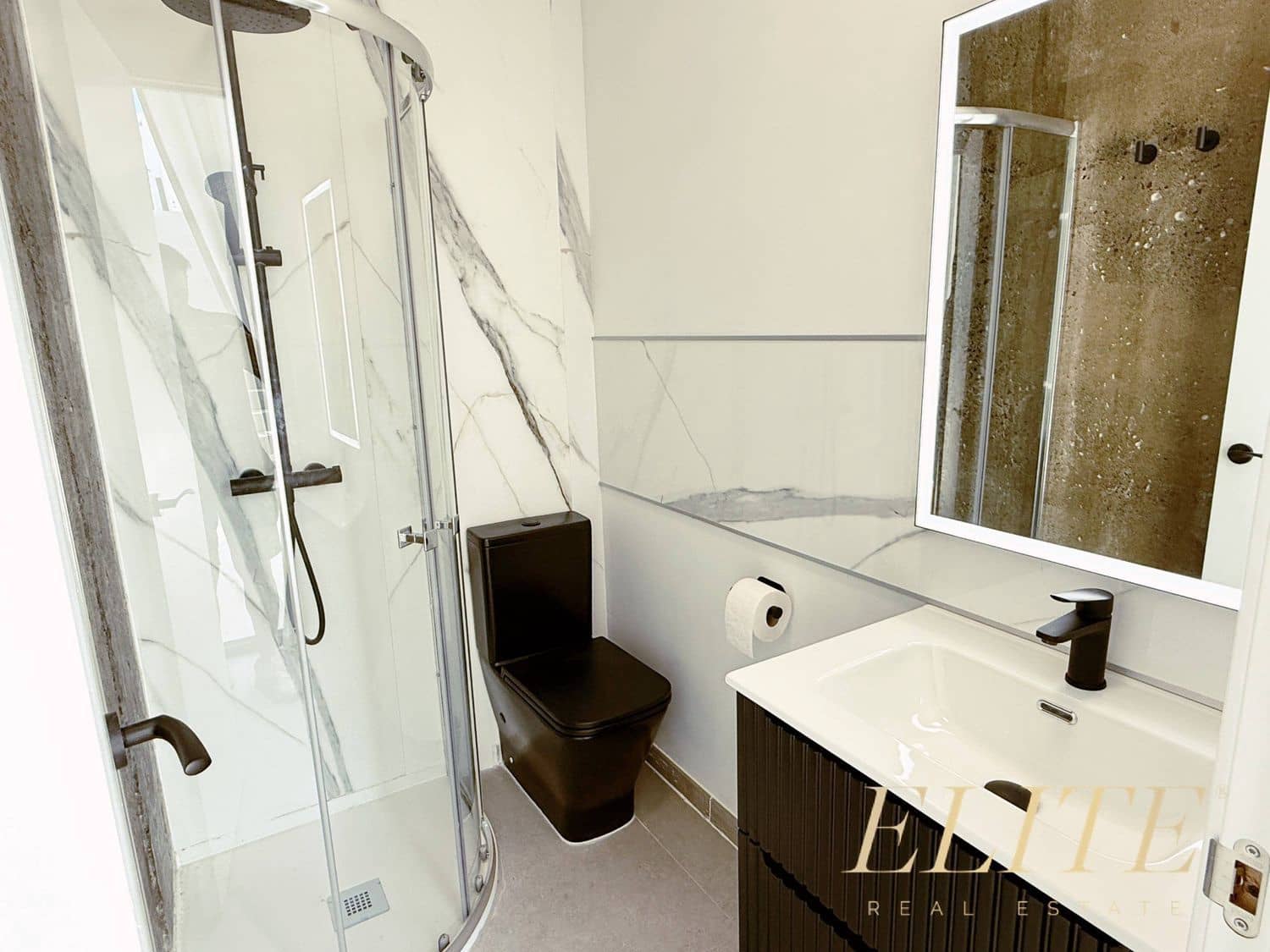 Lägenhet att hyra i San Bartolome de Tirajana med garage - 1 200 € (Ref: 9647827)