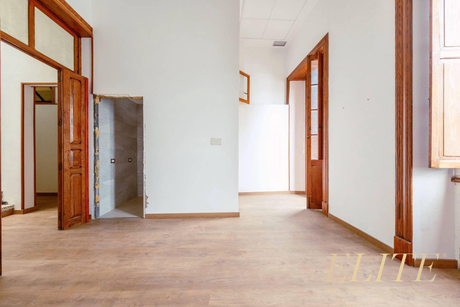 Hotel na sprzedaż w Las Palmas de Gran Canaria - 1 850 000 € (Ref: 9665716)