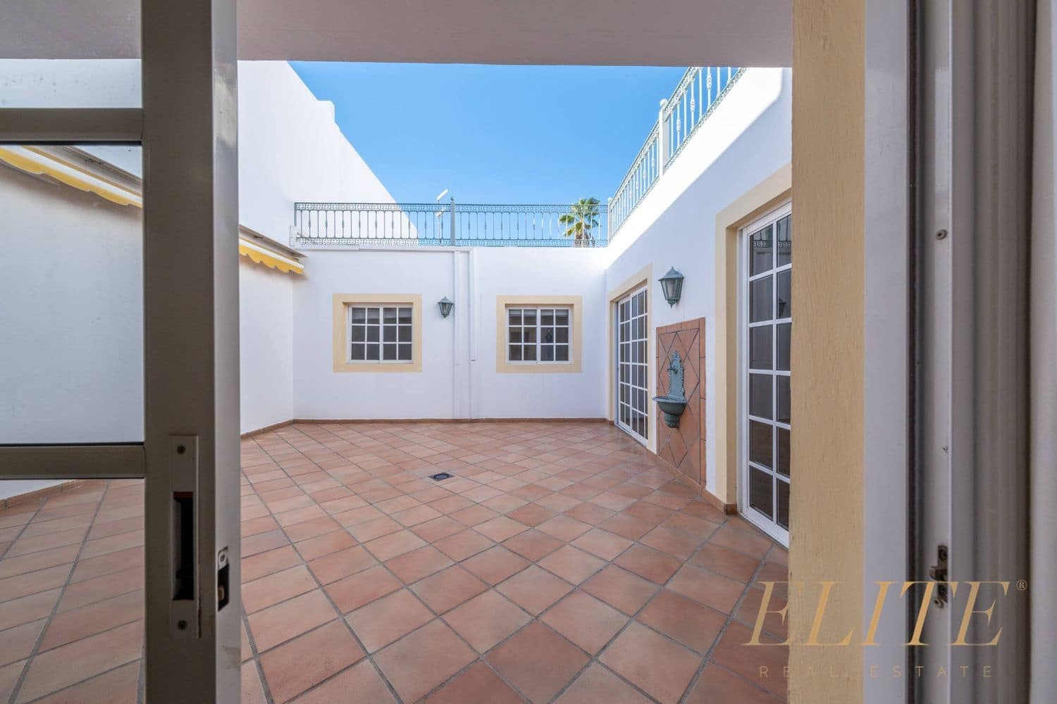 4 slaapkamer Huis te koop in San Bartolome de Tirajana met garage - € 580.000 (Ref: 9665717)