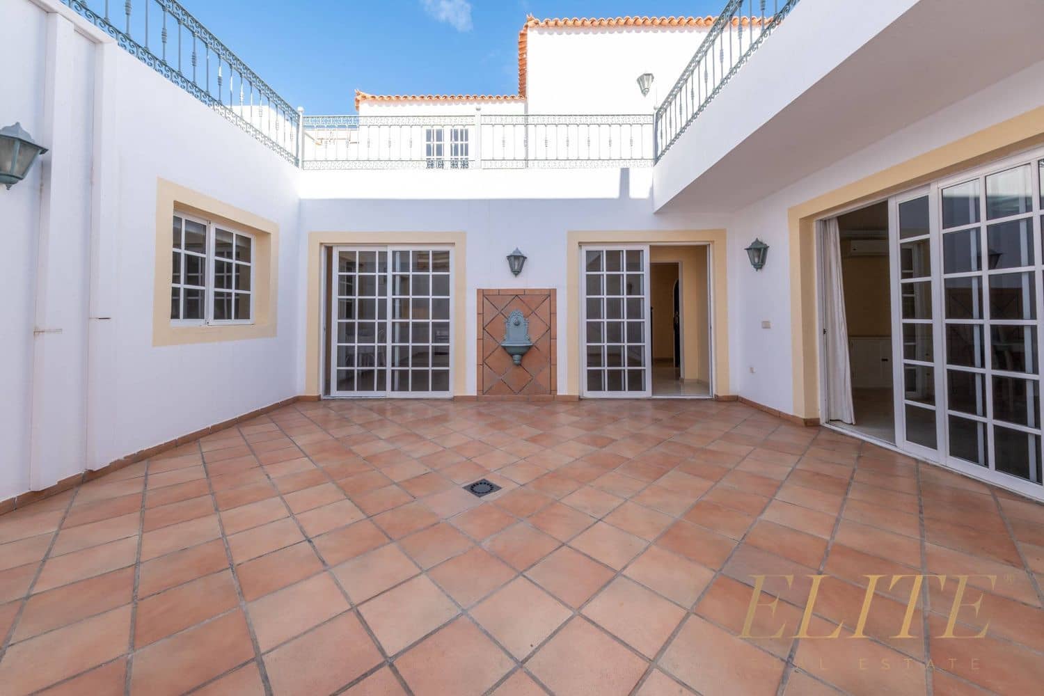 4 slaapkamer Huis te koop in San Bartolome de Tirajana met garage - € 580.000 (Ref: 9665717)
