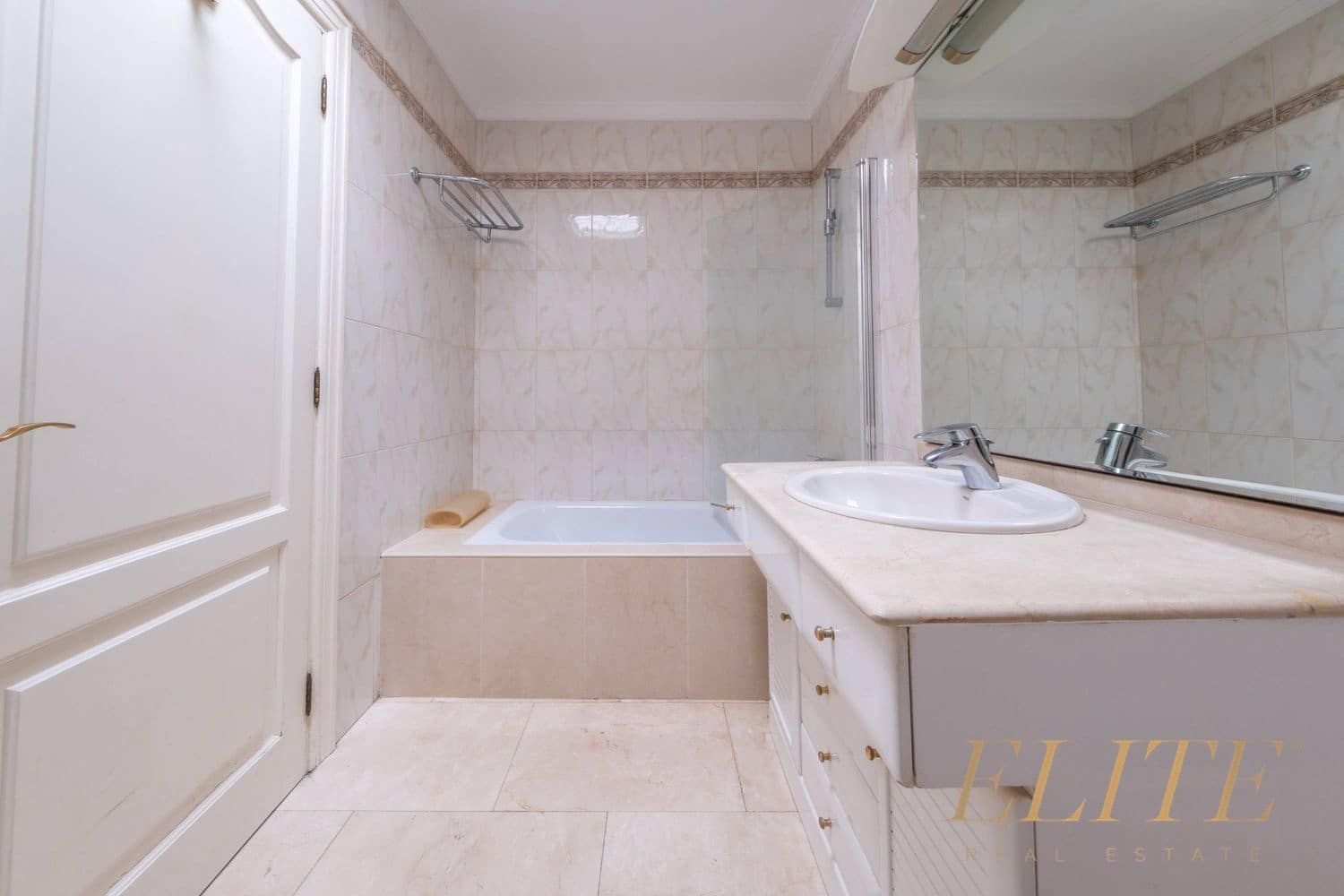 4 slaapkamer Huis te koop in San Bartolome de Tirajana met garage - € 580.000 (Ref: 9665717)