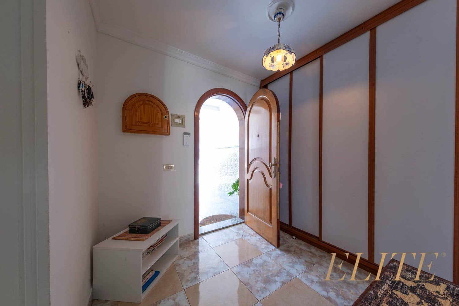 Casa de 6 habitaciones en San Bartolomé de Tirajana en venta con garaje - 540.000 € (Ref: 9665718)