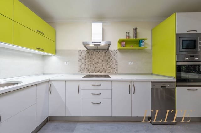 6 quarto Casa em Banda para venda em San Bartolomé de Tirajana com garagem - 540 000 € (Ref: 9665718)