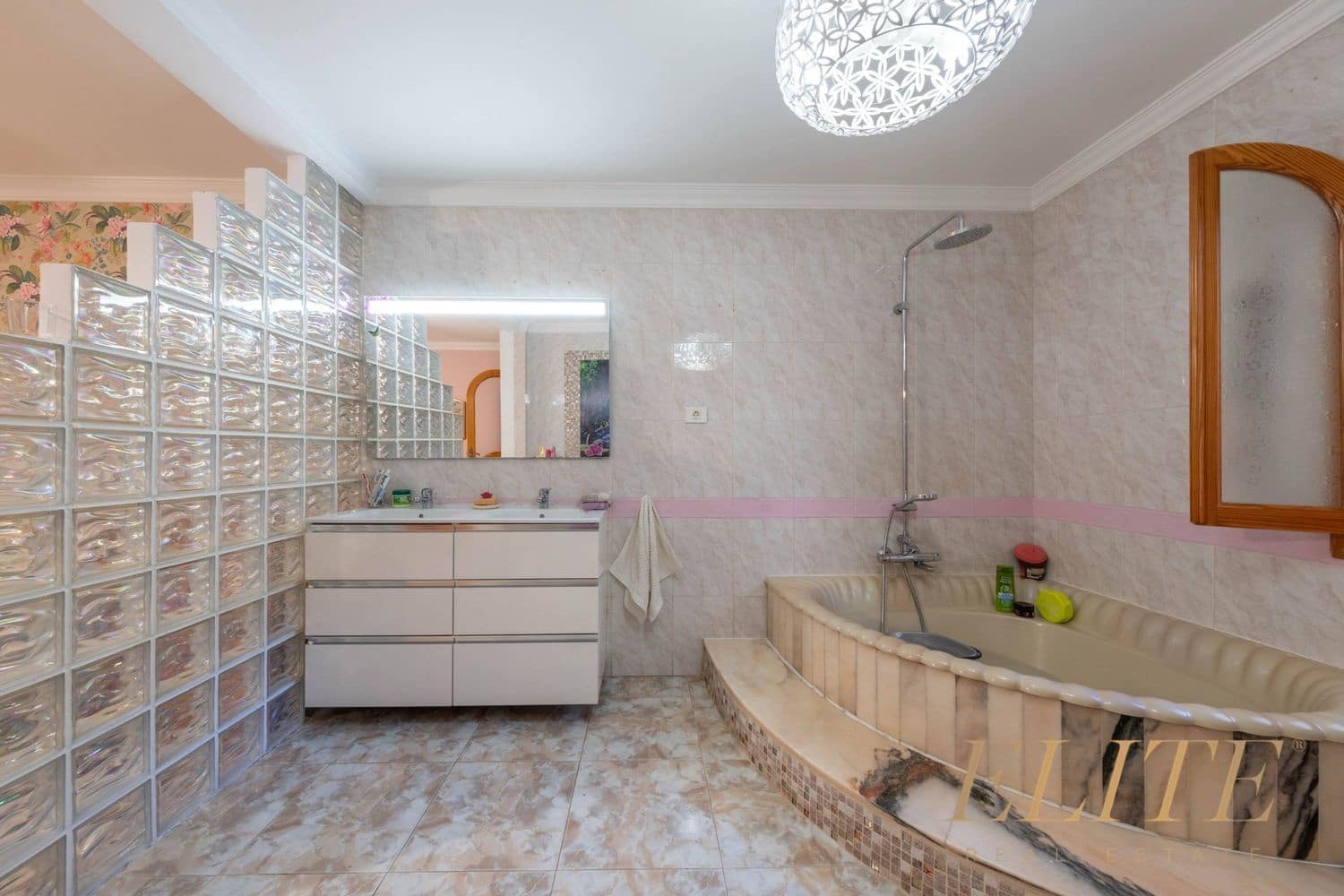 Casa de 6 habitaciones en San Bartolomé de Tirajana en venta con garaje - 540.000 € (Ref: 9665718)