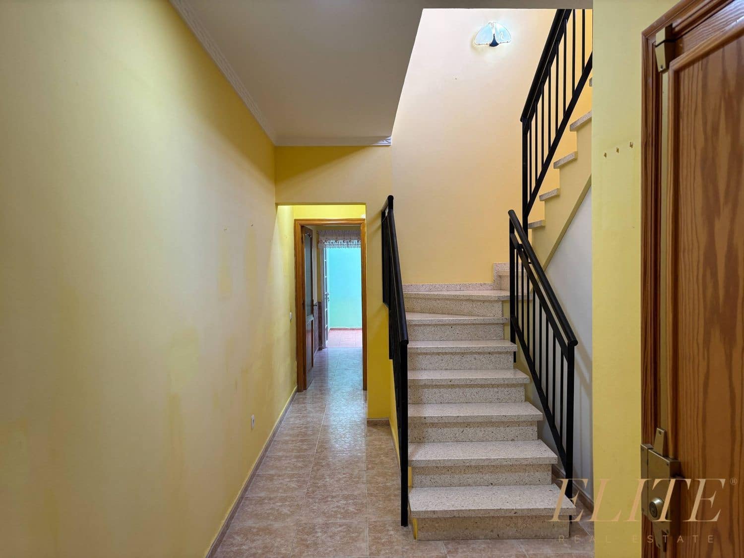 3 soverom Hus til salgs i San Bartolome de Tirajana med garasje - € 239 000 (Ref: 9685970)