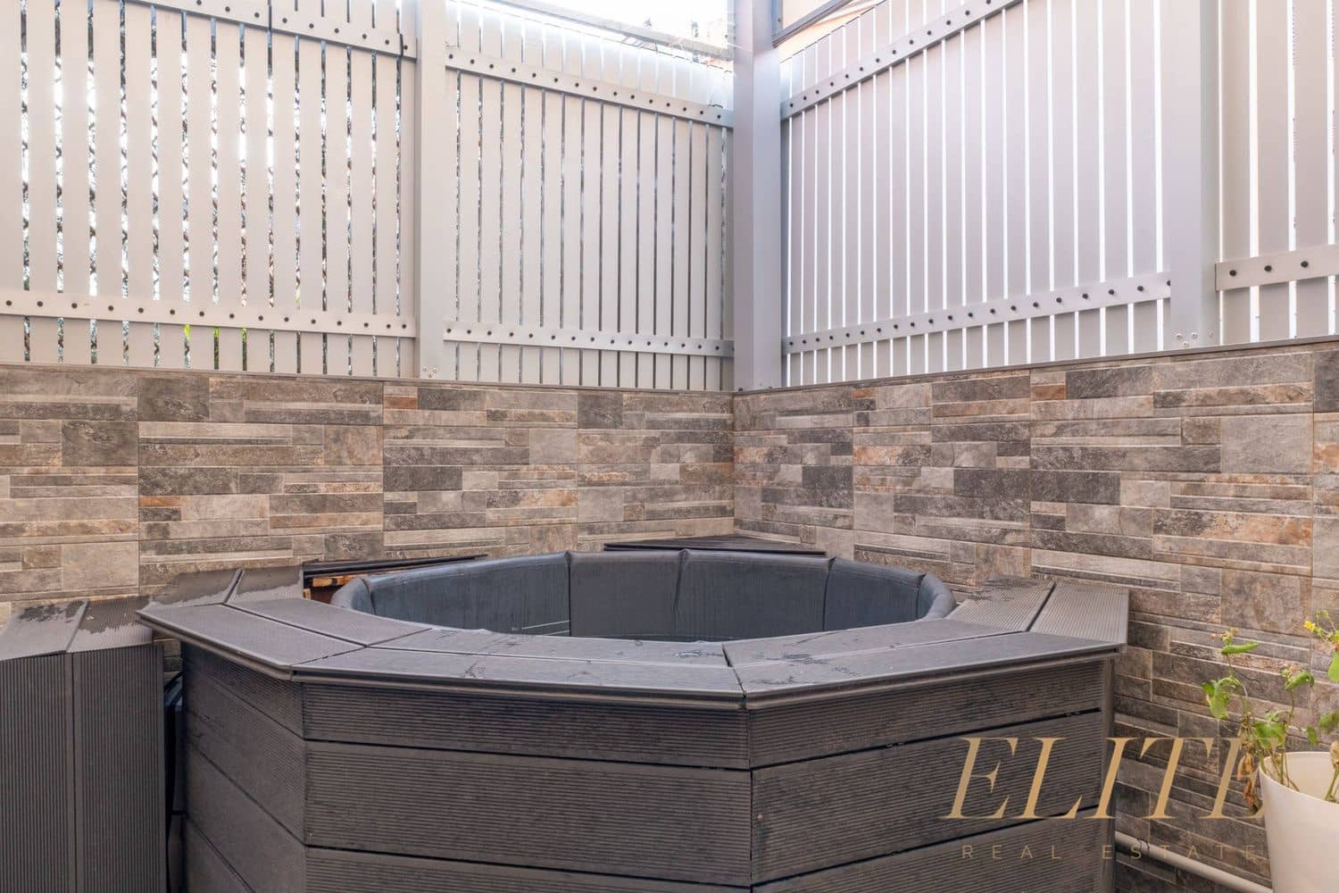 2 chambre Appartement à vendre à Santa Lucia de Tirajana avec garage - 270 000 € (Ref: 9700338)