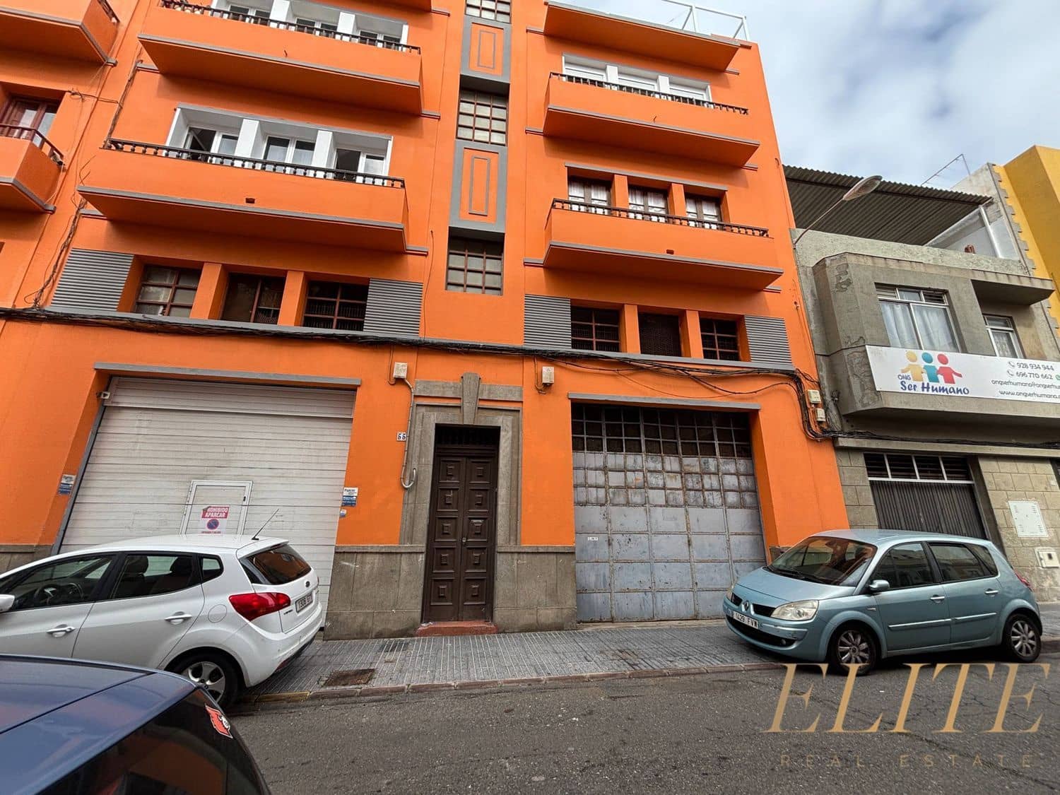 Commercial for sale in Las Palmas de Gran Canaria - € 320,000 (Ref: 9719389)