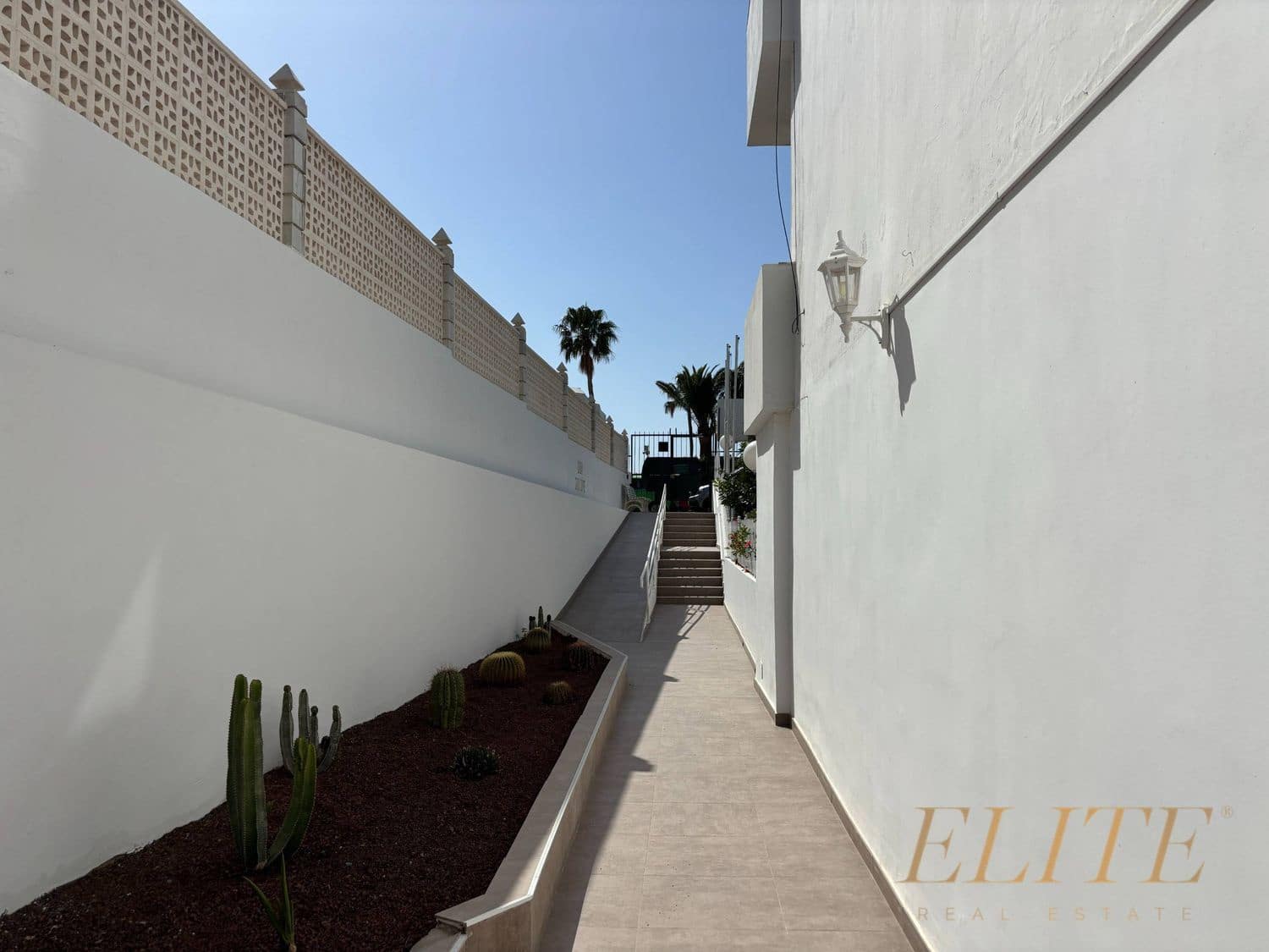 1 bedroom Apartment for sale in Playa del Ingles with garage - € 230,000 (Ref: 9755108)