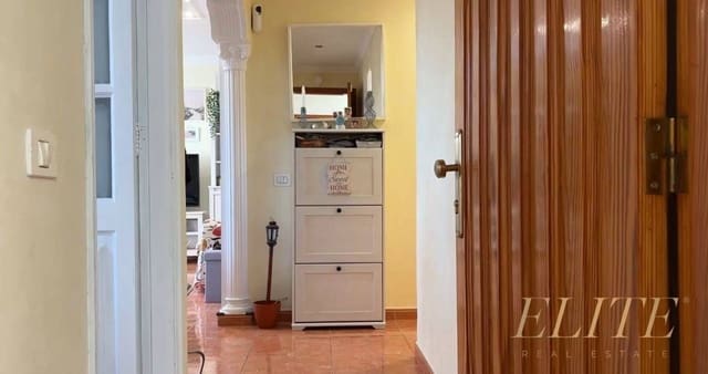 Apartamento de 3 habitaciones en Santa Lucía de Tirajana en venta con garaje - 175.000 € (Ref: 9777580)