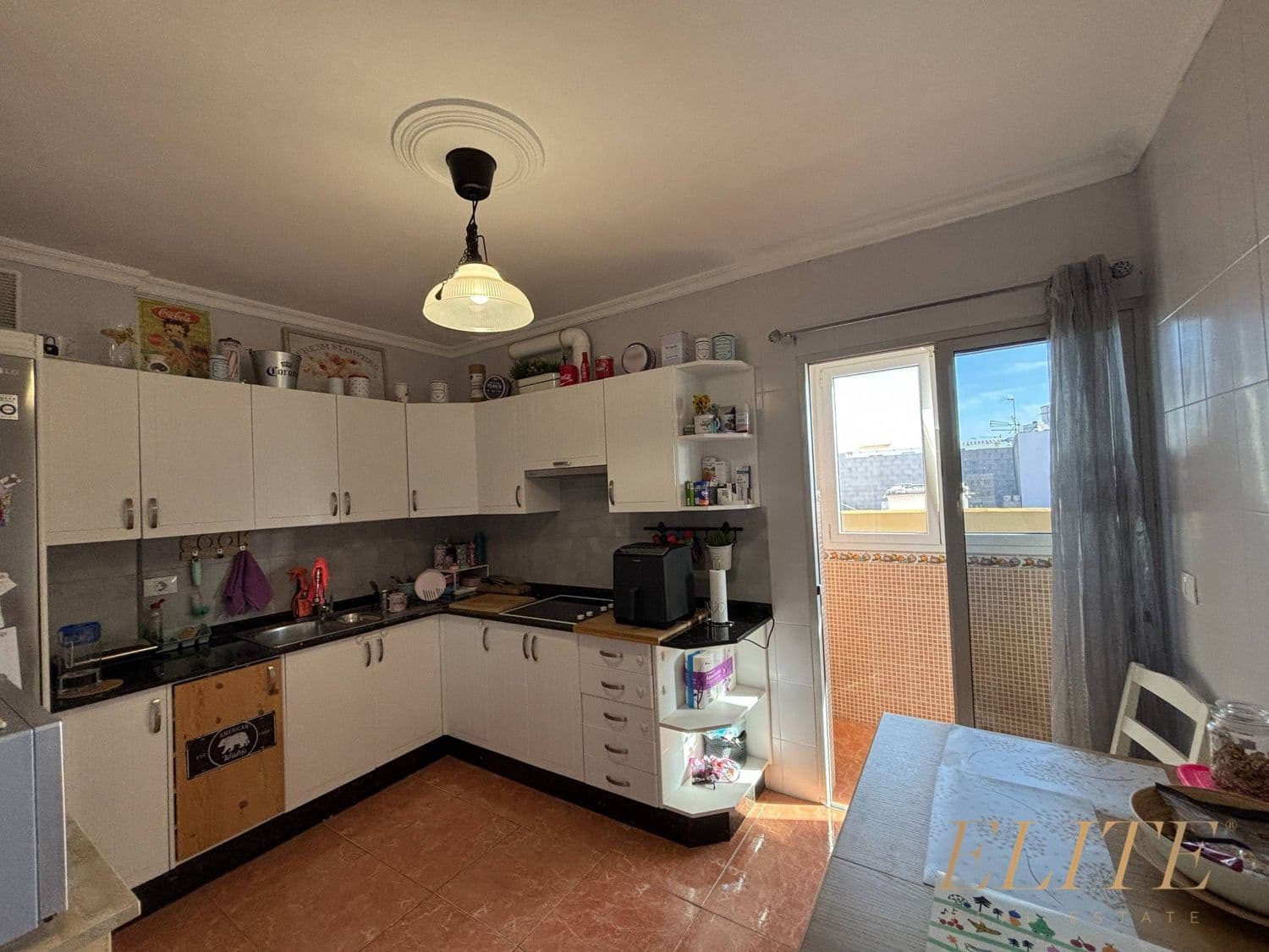 Apartamento de 3 habitaciones en Santa Lucía de Tirajana en venta con garaje - 175.000 € (Ref: 9777580)