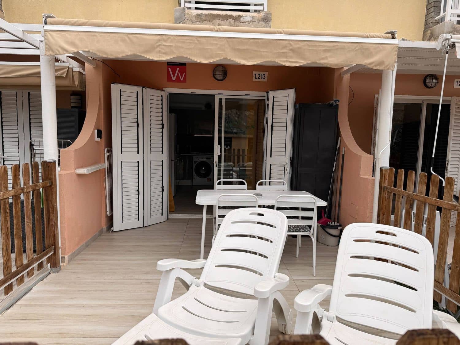 1 soverom Leilighet til salgs i San Bartolome de Tirajana med svømmebasseng garasje - € 240 000 (Ref: 9786965)