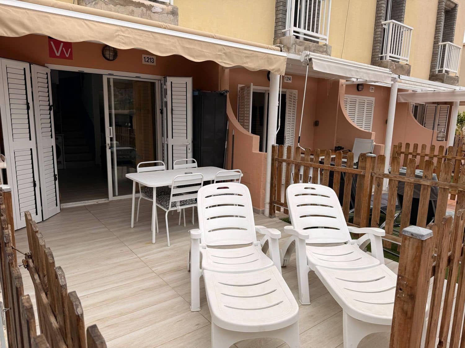 1 soverom Leilighet til salgs i San Bartolome de Tirajana med svømmebasseng garasje - € 240 000 (Ref: 9786965)