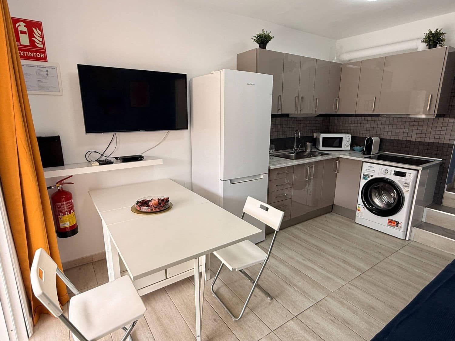 1 soverom Leilighet til salgs i San Bartolome de Tirajana med svømmebasseng garasje - € 240 000 (Ref: 9786965)