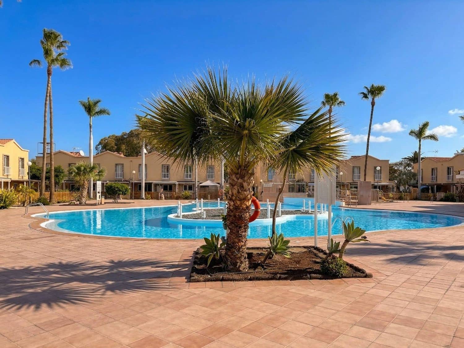 1 soverom Leilighet til salgs i San Bartolome de Tirajana med svømmebasseng garasje - € 240 000 (Ref: 9786965)