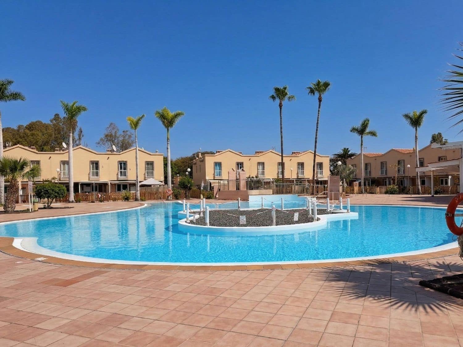 1 soverom Leilighet til salgs i San Bartolome de Tirajana med svømmebasseng garasje - € 240 000 (Ref: 9786965)