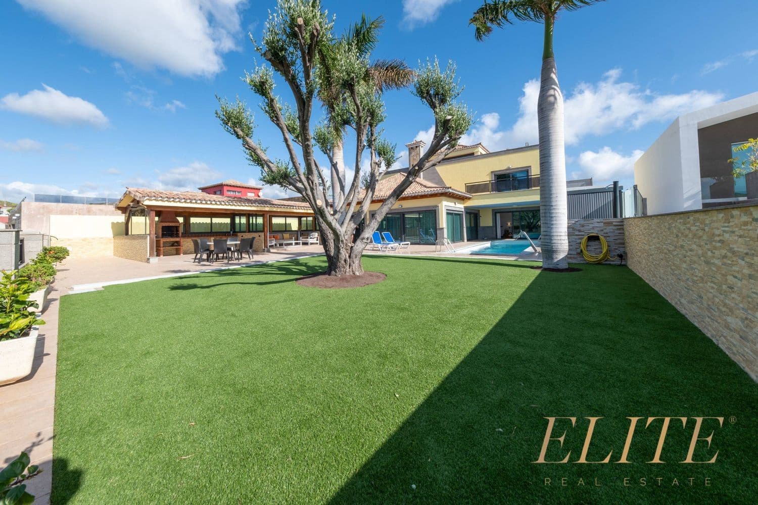 6 slaapkamer Villa te koop in Jinamar met zwembad garage - € 1.625.000 (Ref: 9786974)