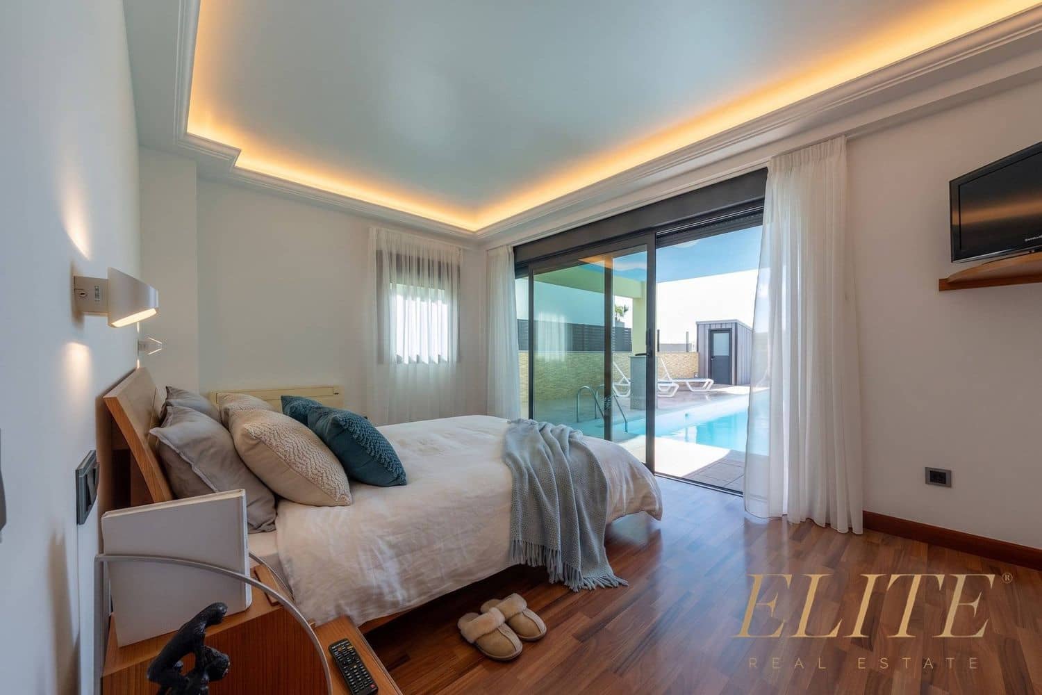 6 slaapkamer Villa te koop in Jinamar met zwembad garage - € 1.625.000 (Ref: 9786974)