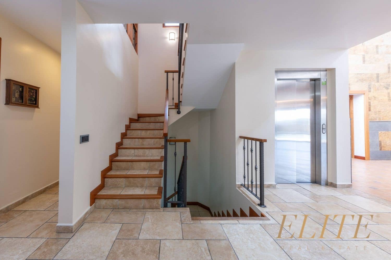 6 slaapkamer Villa te koop in Jinamar met zwembad garage - € 1.625.000 (Ref: 9786974)