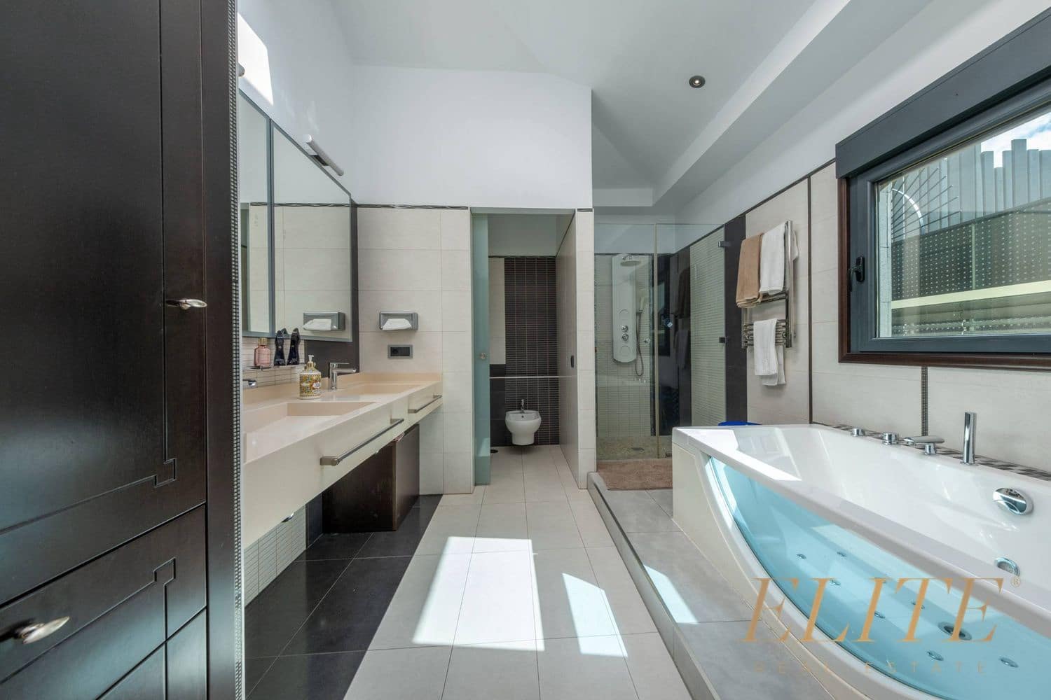 6 slaapkamer Villa te koop in Jinamar met zwembad garage - € 1.625.000 (Ref: 9786974)