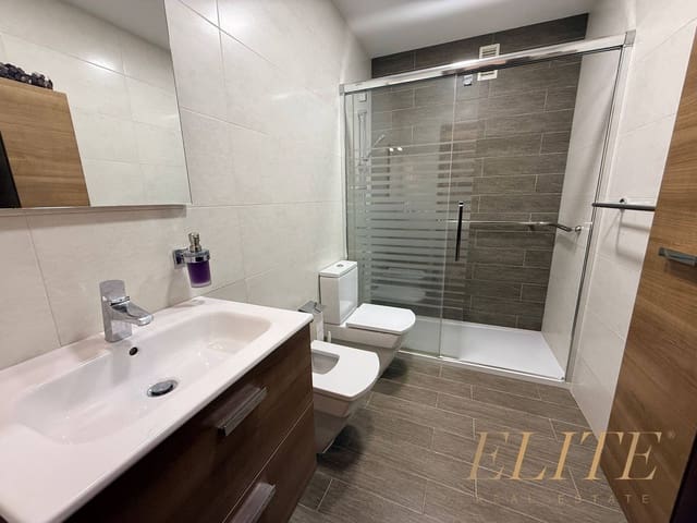 3 slaapkamer Appartement te huur in Alcaravaneras, Las Palmas de Gran Canaria met garage - € 1.650 (Ref: 9790015)