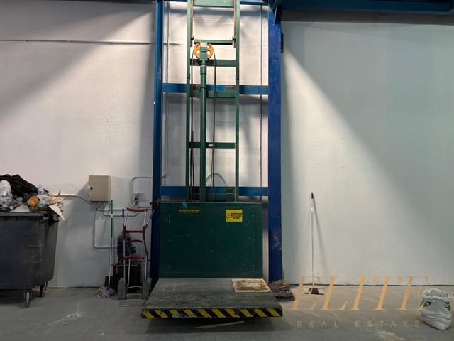 Commercial for rent in Cruce de Arinaga, Agüimes - € 4,200 (Ref: 9793931)