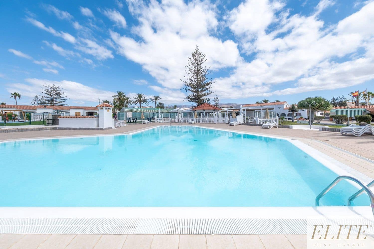 1 slaapkamer Bungalow te koop in Playa del Ingles met garage - € 310.000 (Ref: 9800318)