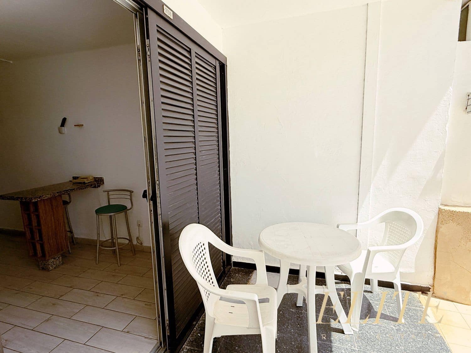 Apartment for sale in Playa del Ingles with pool garage - € 220,000 (Ref: 9804050)